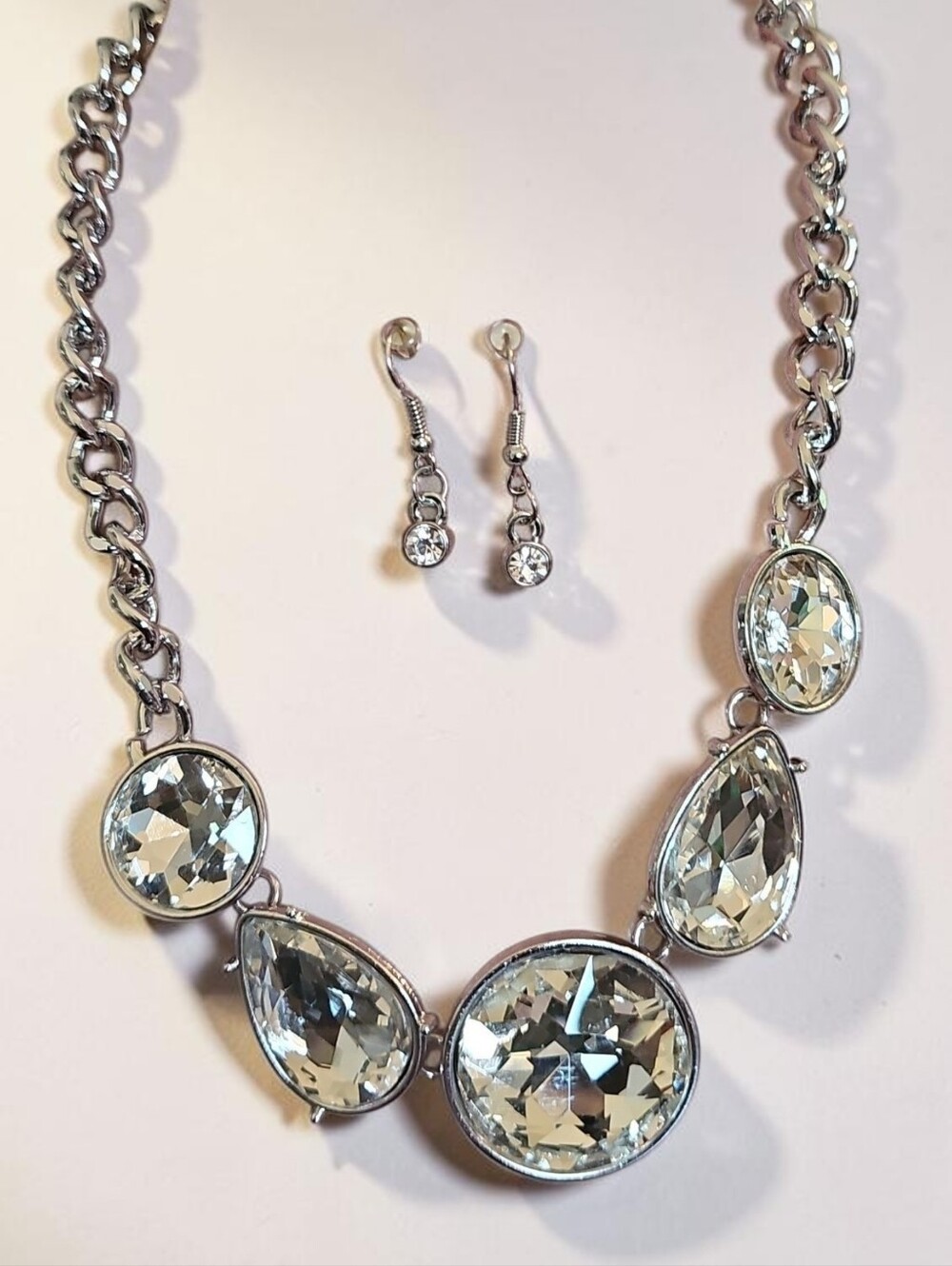 Sassified Boutique Nwt Crystal Teardrop Statement Necklace and Earring Set